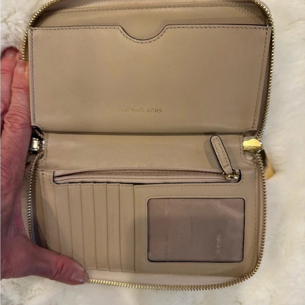 Michael Kors Gold Quilted Continental Wristlet Wallet Jet Set 🎄